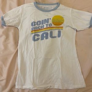 “Goin’ Back to Cali” graphic tee